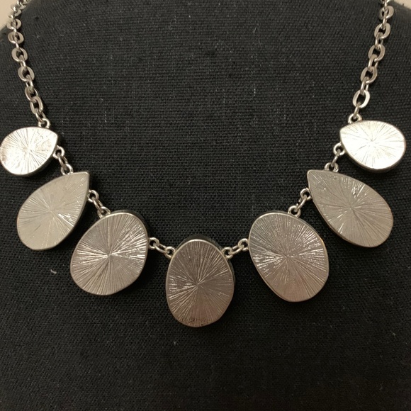 Costume faux stone necklace - Picture 5 of 5